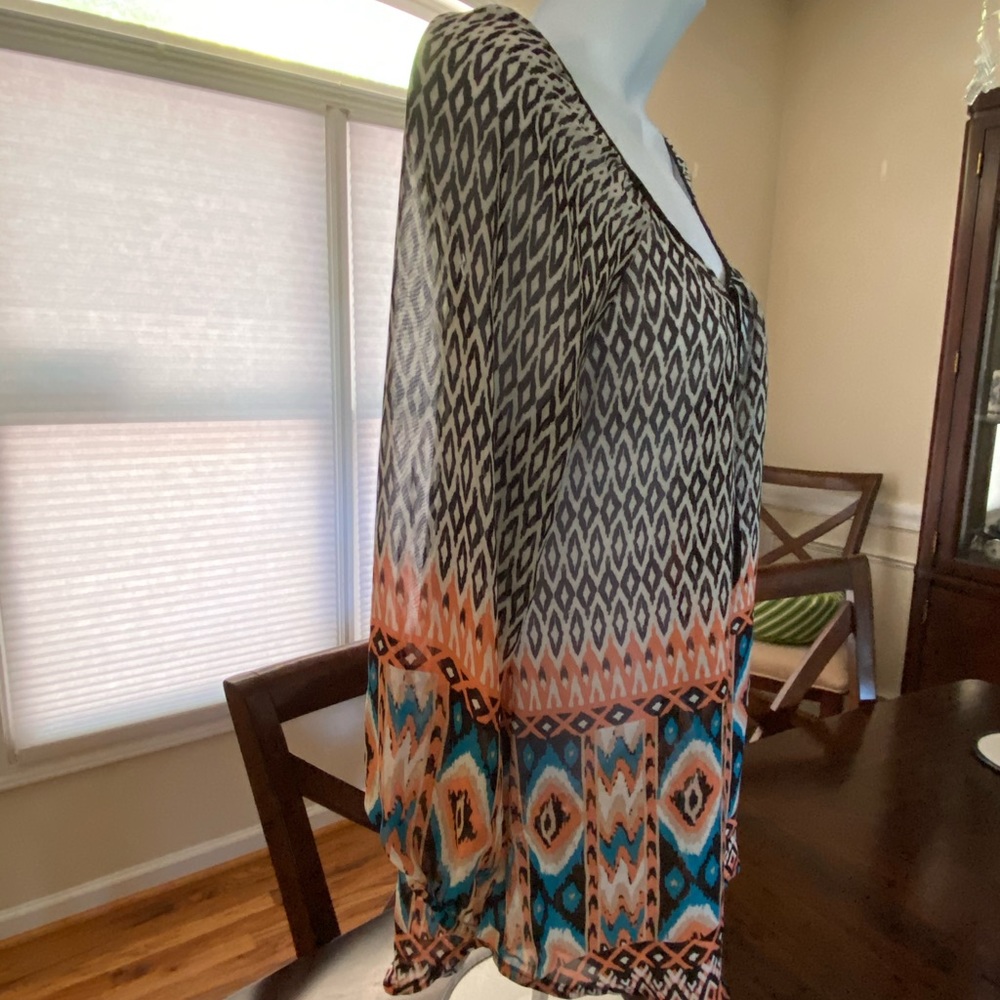 Flowy light blouse - Picture 3 of 5
